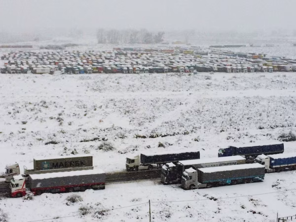 A 22 días del paso cerrado, las nevadas son históricas pero lejos del récord