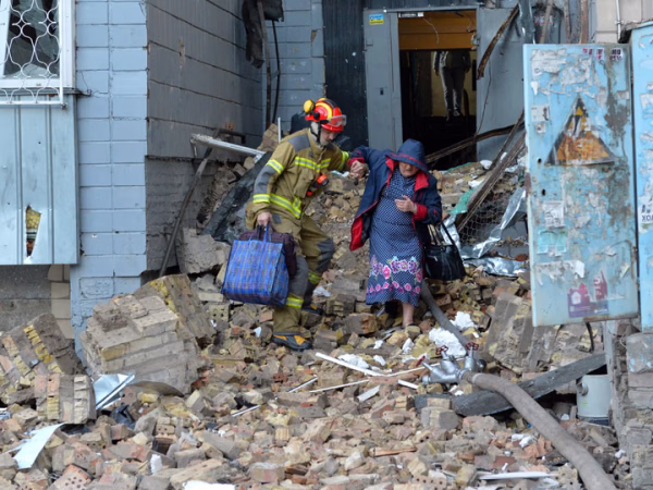 Cinco muertos en bombardeos cruzados entre Rusia y Ucrania