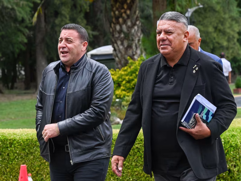 Presentaron en Estados Unidos una denuncia ante la FIFA contra Tapia y Toviggino