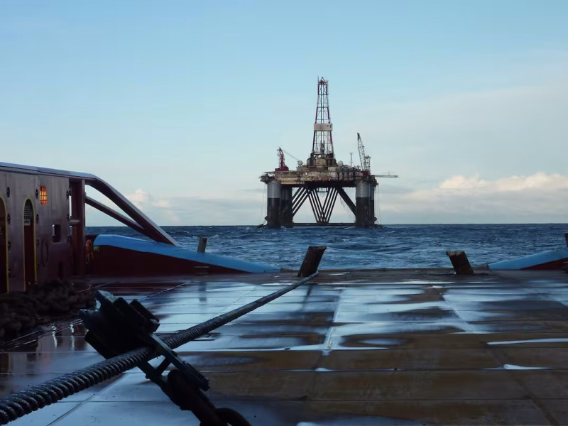 Las sanciones por Malvinas golpean a las petroleras y el Reino Unido endurece el control sobre las licencias
